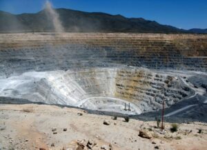 A general view shows the open pit gold mine of Goldcorp in Penasquito September 18, 2012. Picture taken September 18, 2012